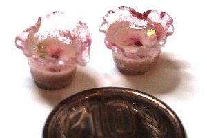 ミニチュア　食品サンプル　桜プリン　レジン　ミニチュアフード