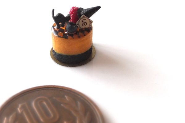 黒猫　魔女の帽子　かぼちゃのムース