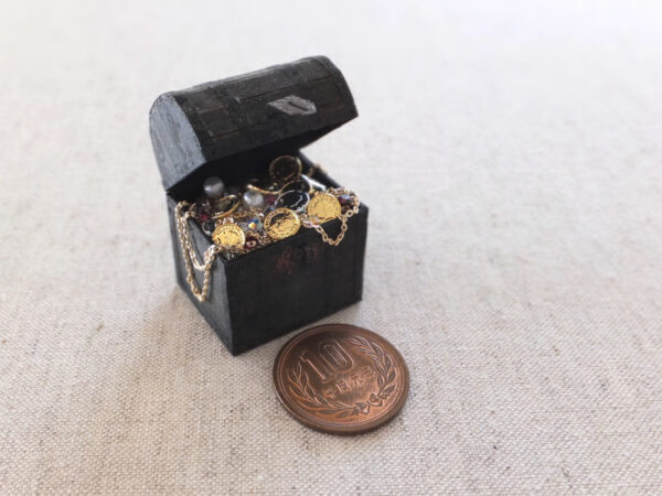 ミニチュア　宝箱 treasure miniature