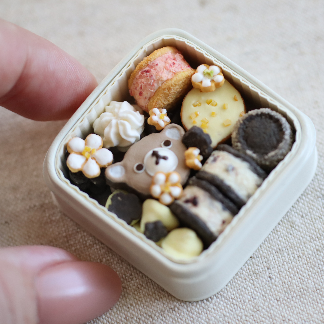 ミニチュア雑貨♡BREAD缶3点とFROUR缶1点おまとめセット❣️ ミニチュア雑貨♡BREAD缶3点とFROUR缶1点おまとめセット❣️